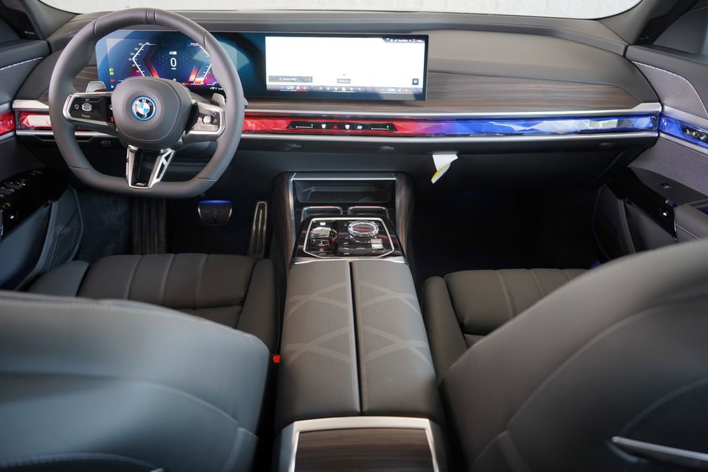 Used 2025 BMW 750e xDrive AWD/4WD image 14