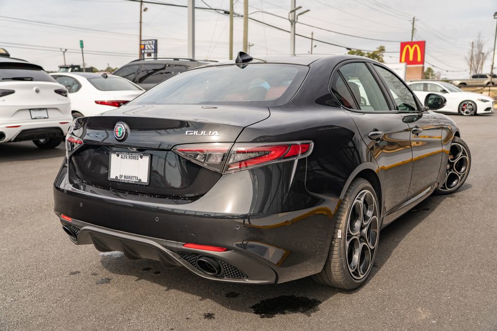 New 2025 Alfa Romeo Giulia w/ Veloce Package Rwd image 9
