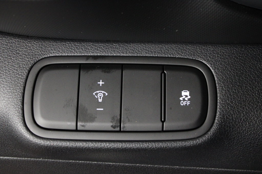 Certified 2026 Hyundai Venue SEL FWD image 25