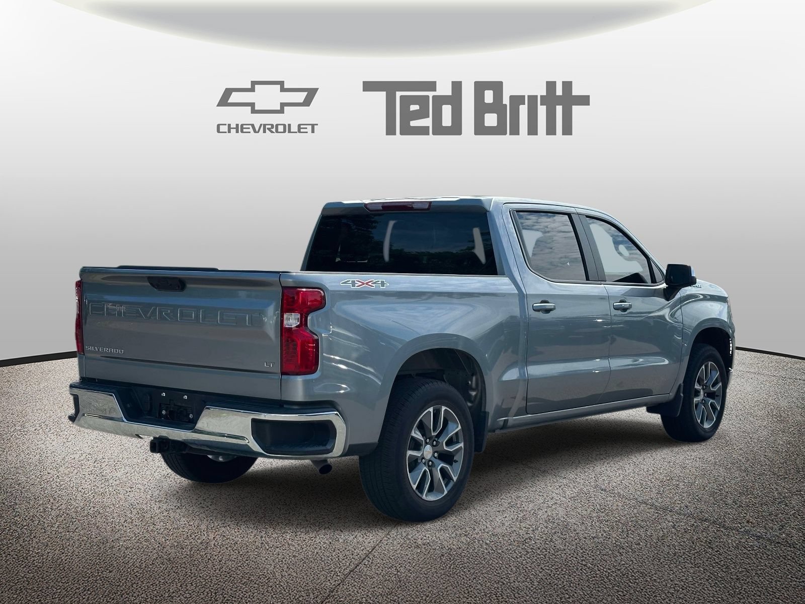 Used 2024 Chevrolet Silverado 1500 LT AWD/4WD image 4