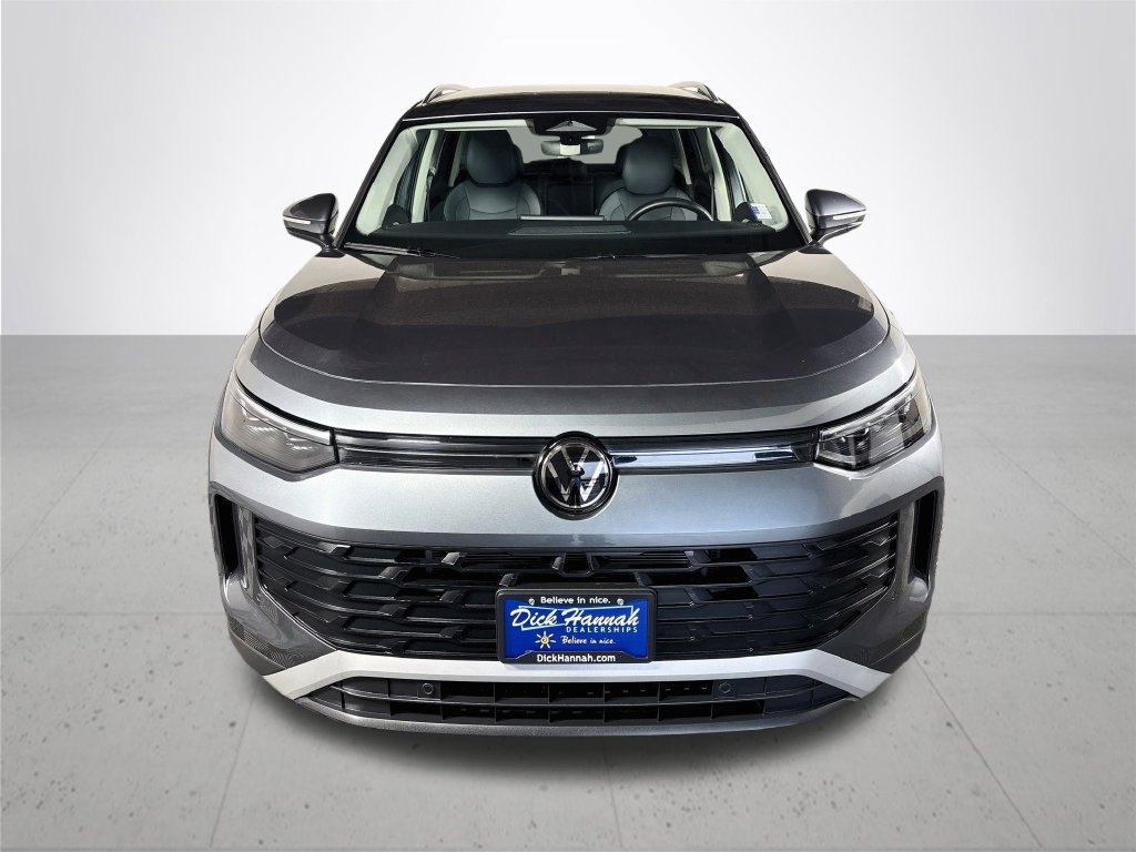 Certified 2025 Volkswagen Tiguan SE FWD image 4