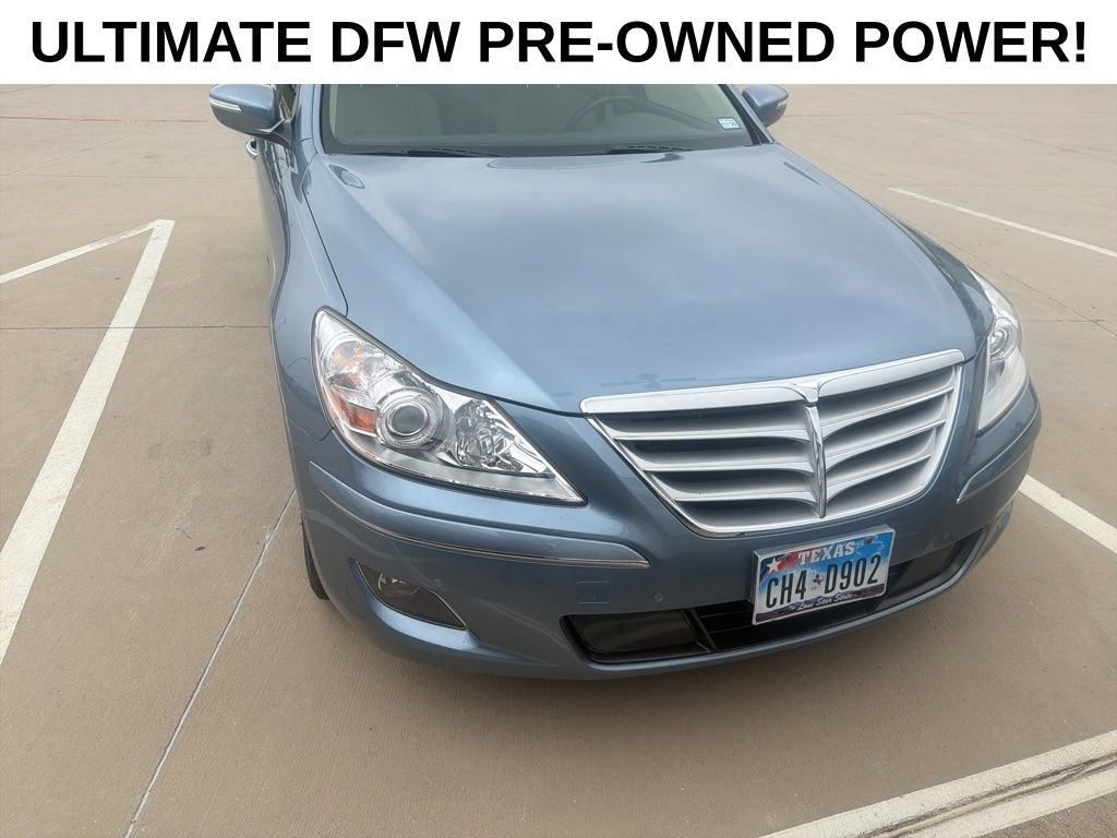 Used 2010 Hyundai Genesis 4.6 w/ Technology Pkg 5 RWD image 4