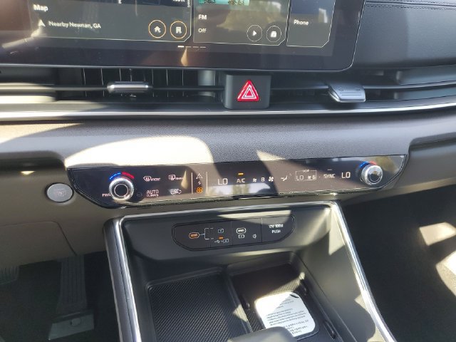 New 2027 Kia Carnival EX FWD image 32