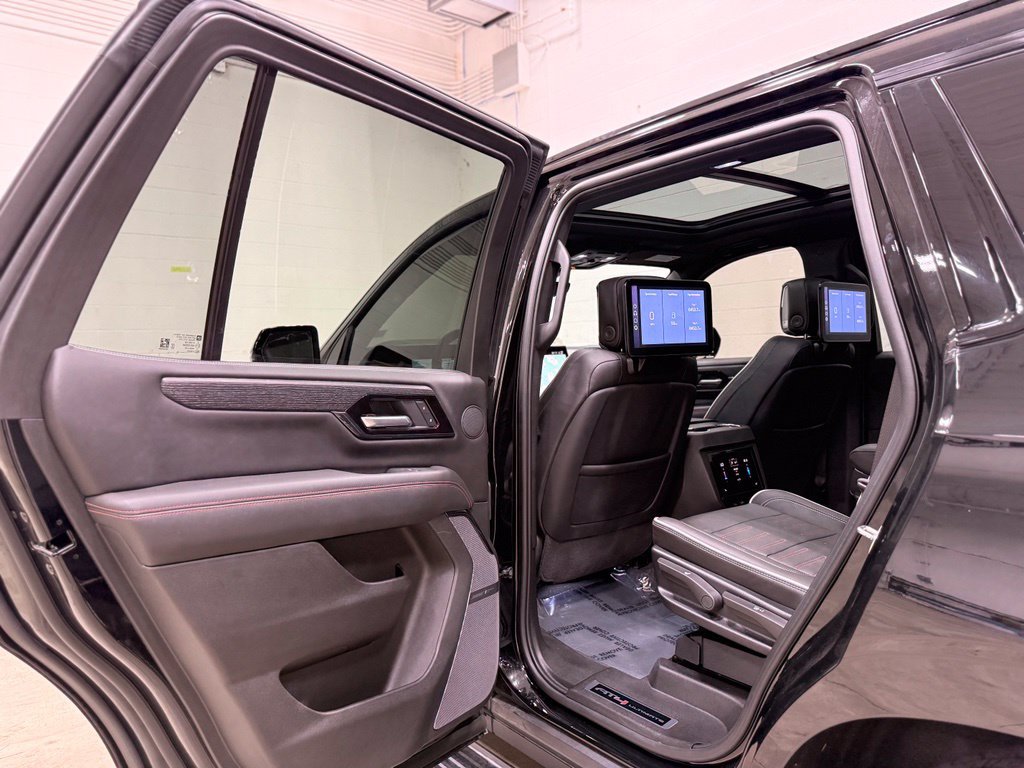 Used 2025 GMC Yukon AT4 Ultimate AWD/4WD image 41