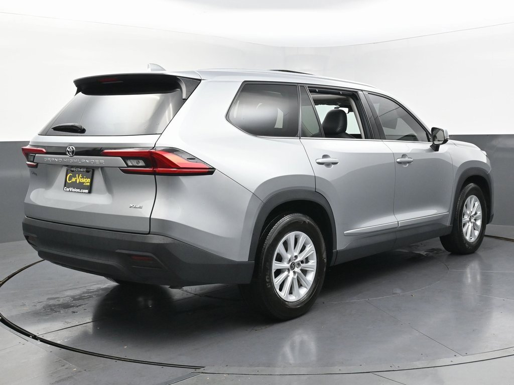 Used 2024 Toyota Grand Highlander XLE image 5