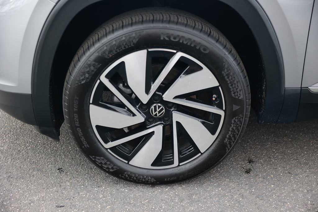 Used 2024 Volkswagen Atlas SEL AWD/4WD image 12