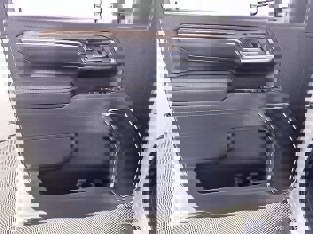 Used 2025 Chevrolet Silverado 2500 LT w/ Convenience Package image 28