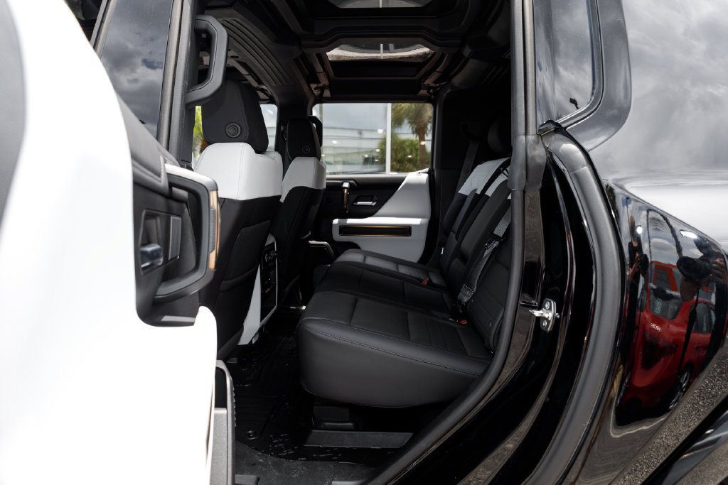 Used 2025 GMC Hummer EV 2X AWD/4WD image 24