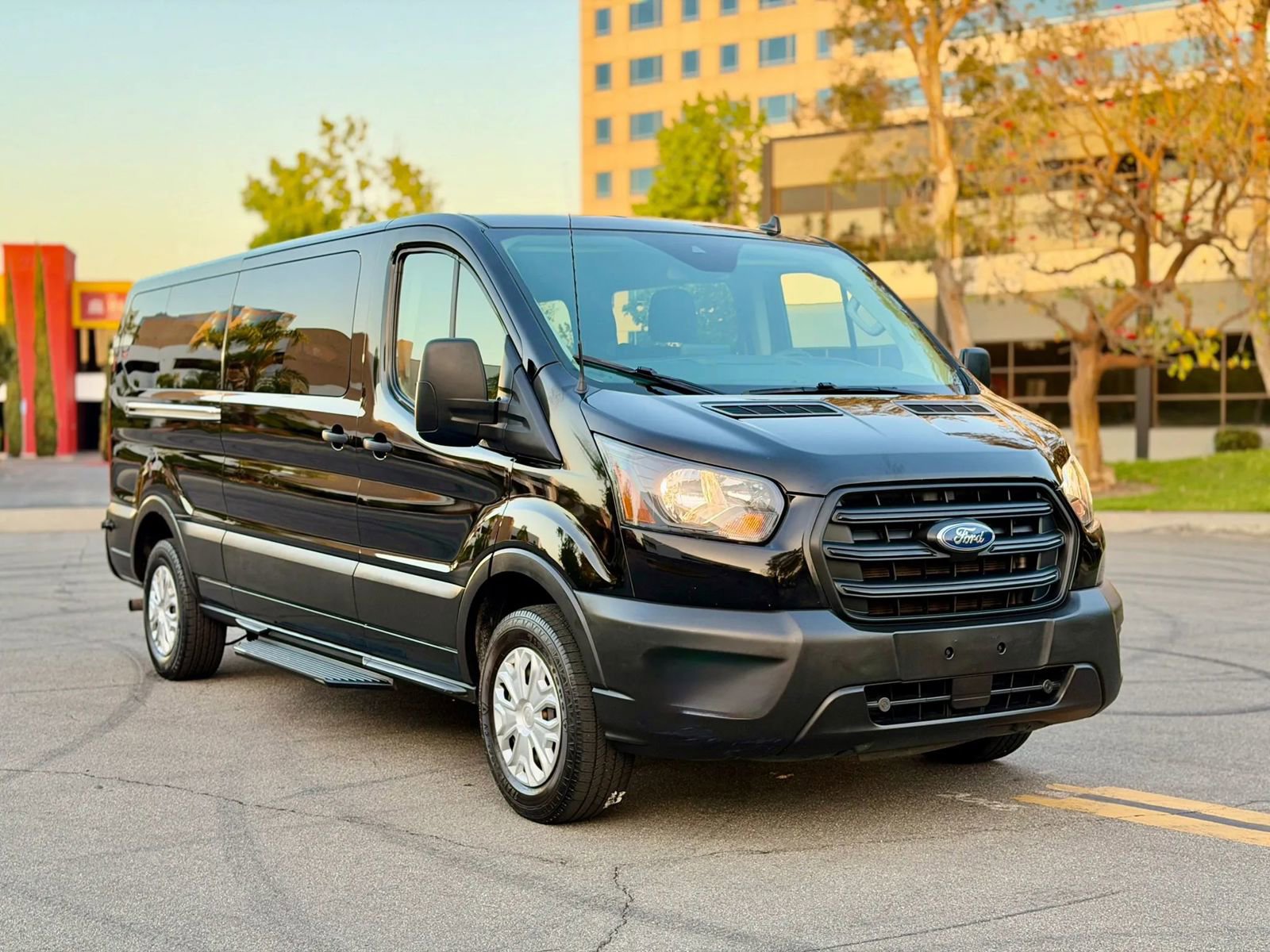 Used 2020 Ford Transit 350 XL RWD image 6