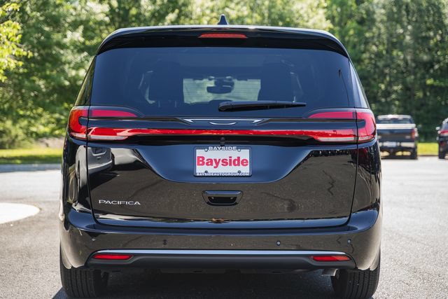 New 2027 Chrysler Pacifica Select FWD image 7