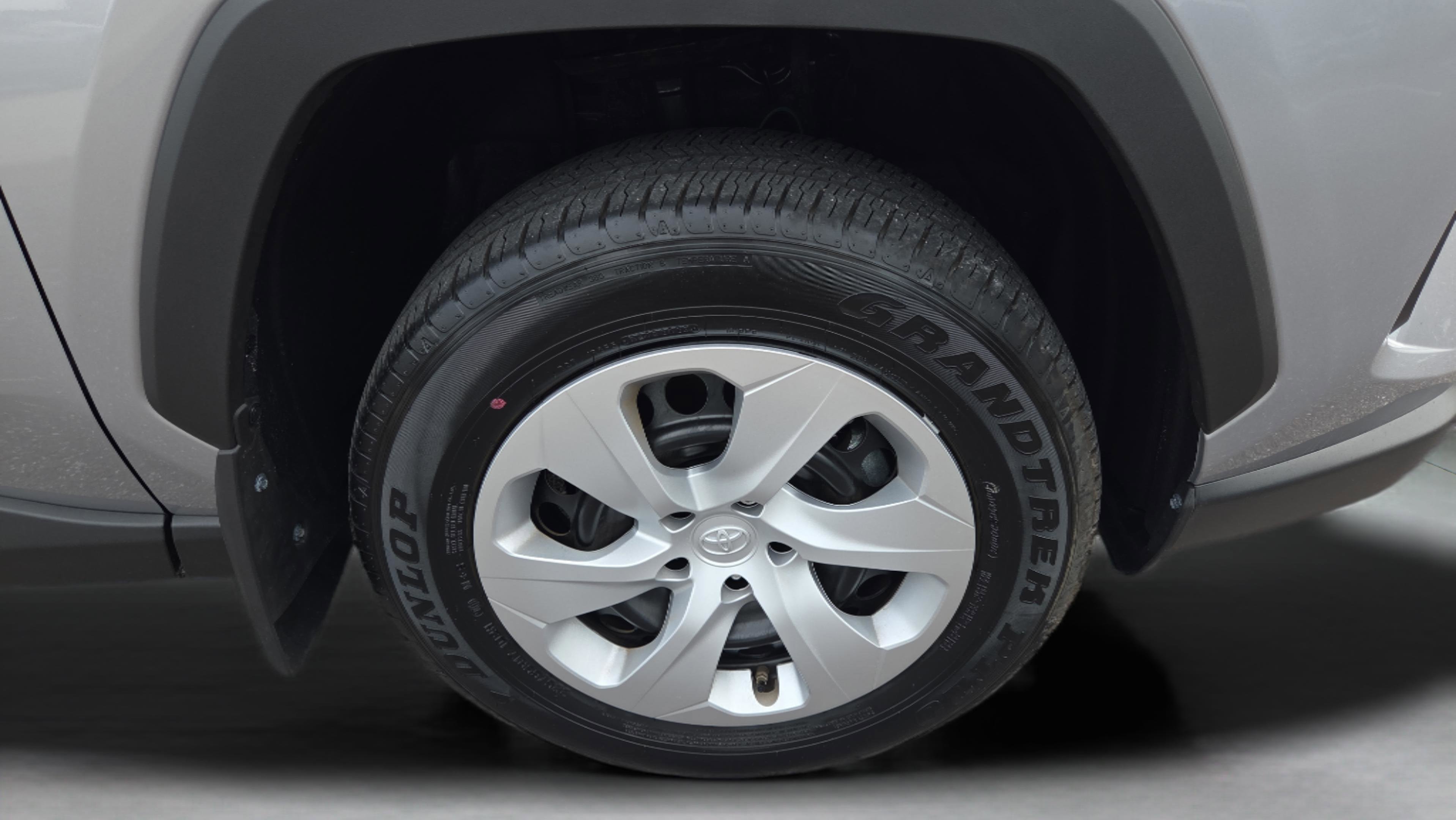Certified 2025 Toyota RAV4 LE FWD image 30