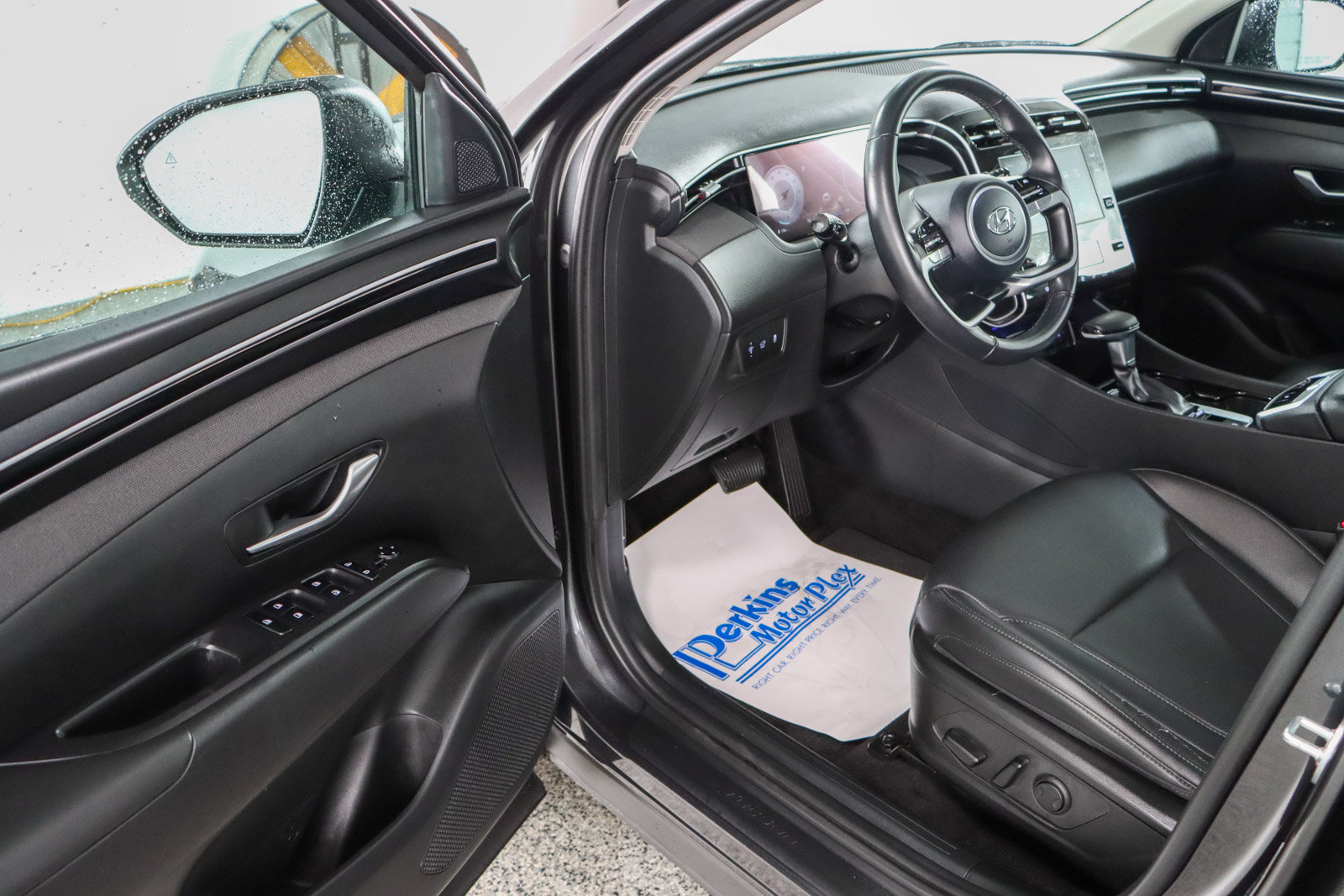 Used 2023 Hyundai Tucson SEL w/ Convenience Package AWD/4WD image 3
