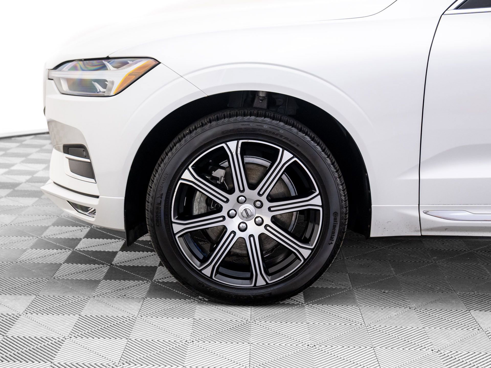 Used 2021 Volvo XC60 T6 Inscription w/ Advanced Package image 35