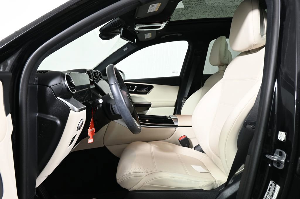 Certified 2024 Mercedes-Benz GLC 300 4MATIC image 3