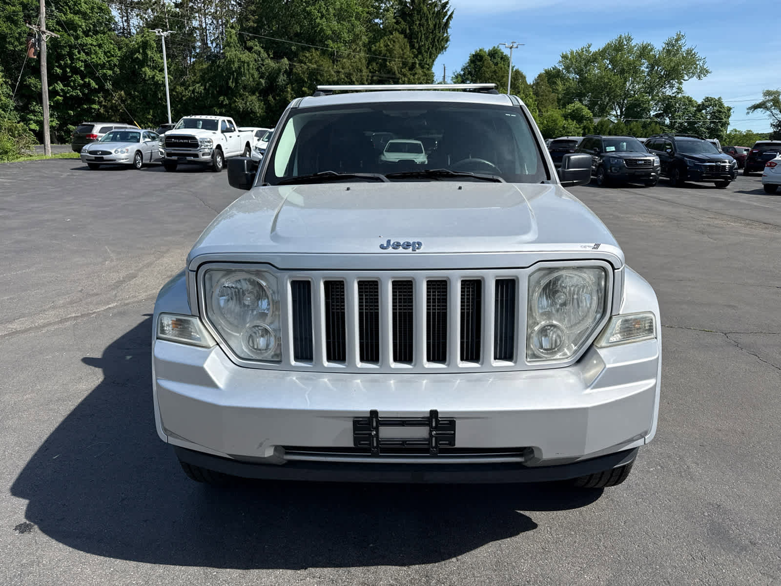 Used 2010 Jeep Liberty Sport w/ Popular Equipment Group AWD/4WD image 8