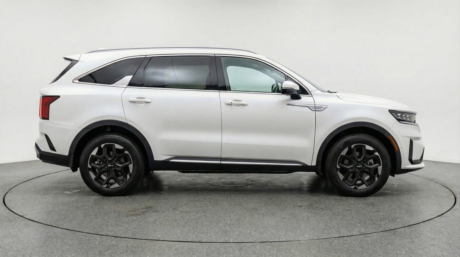 Used 2024 Kia Sorento S FWD image 11