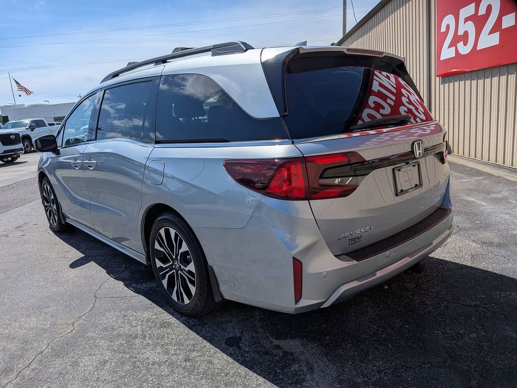 Used 2025 Honda Odyssey Elite image 3