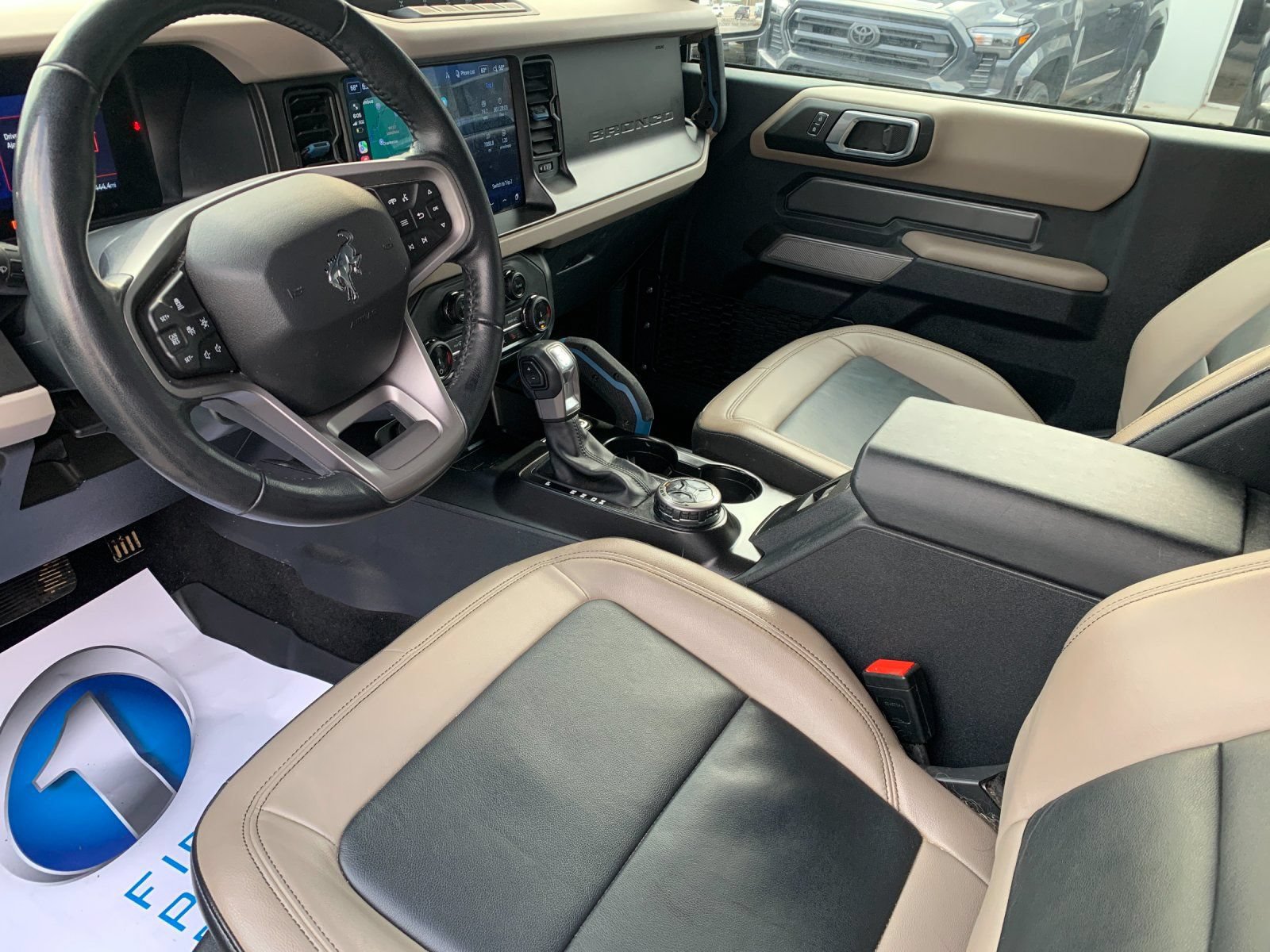 Used 2022 Ford Bronco Wildtrak AWD/4WD image 11