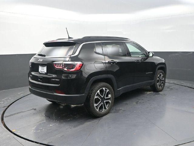 Used 2022 Jeep Compass Limited w/ Sun and Sound Group AWD/4WD image 9