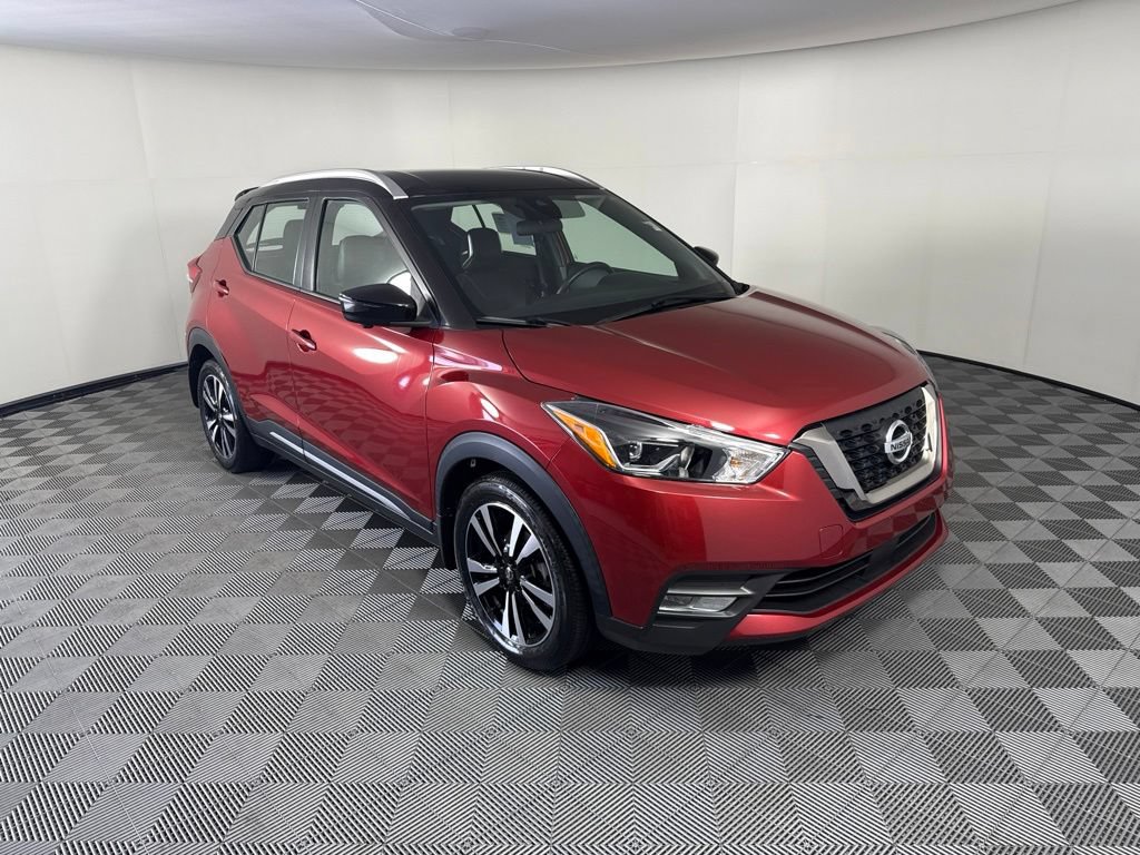 Used 2020 Nissan Kicks SR w/ SR Premium Package FWD image 7