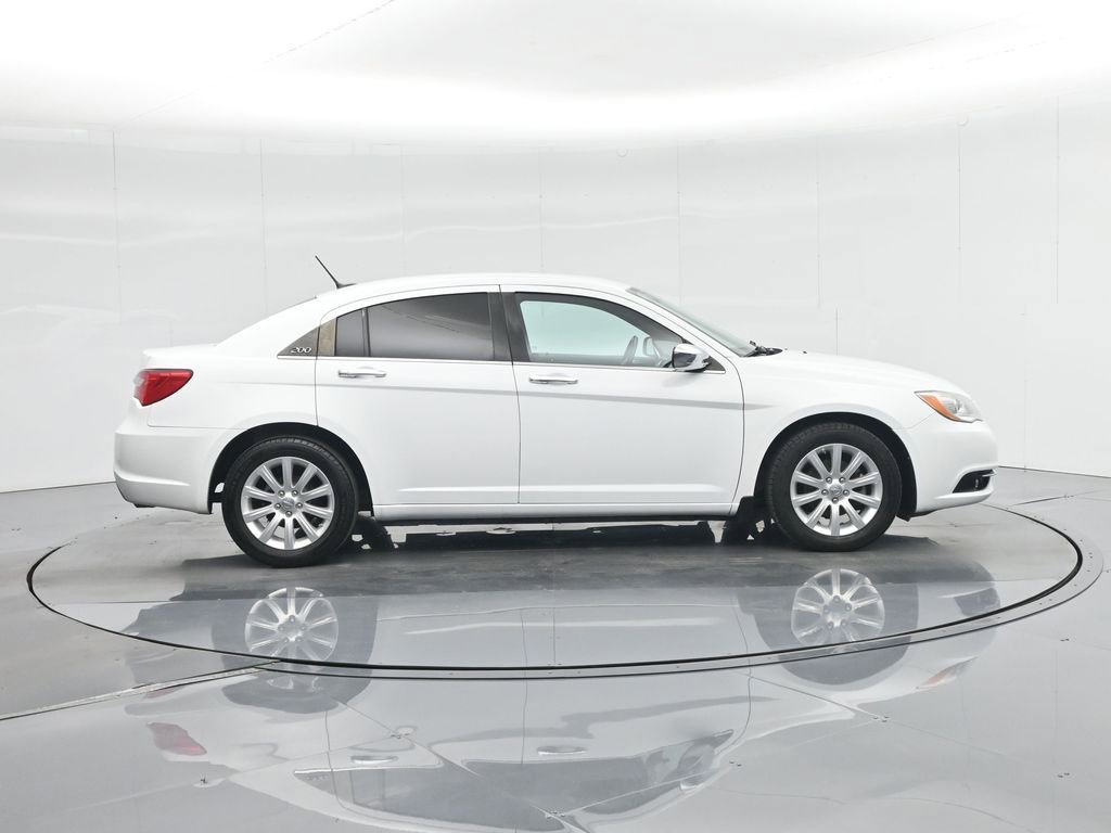 Used 2014 Chrysler 200 Limited image 27