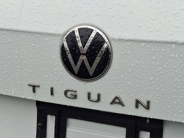 Used 2022 Volkswagen Tiguan SE AWD/4WD image 30