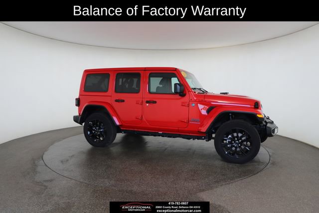 Used 2025 Jeep Wrangler Unlimited Sahara w/ Safety Group image 25