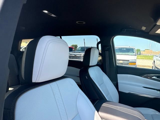 Used 2026 Chevrolet Traverse High Country AWD/4WD image 47