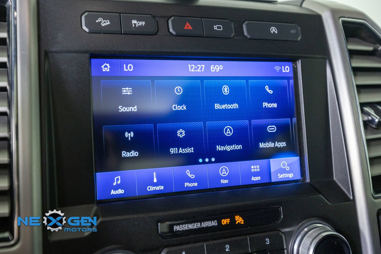 Used 2019 Ford F150 Platinum w/ Equipment Group 701A Luxury AWD/4WD image 22