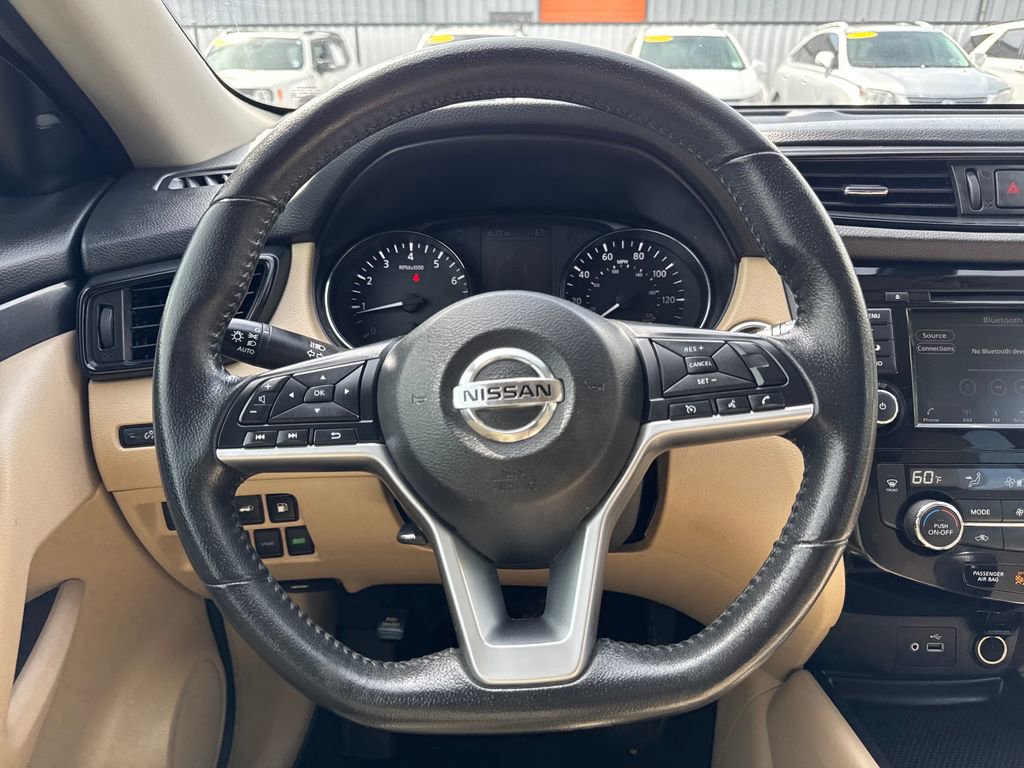 Used 2020 Nissan Rogue SV AWD/4WD image 14