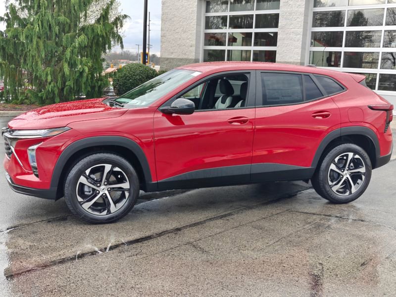 Used 2026 Chevrolet Trax RS image 9