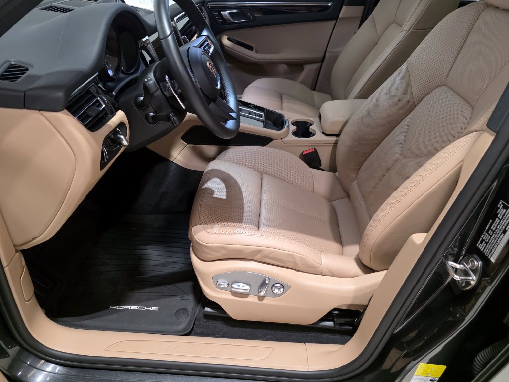 Certified 2026 Porsche Macan AWD/4WD image 4