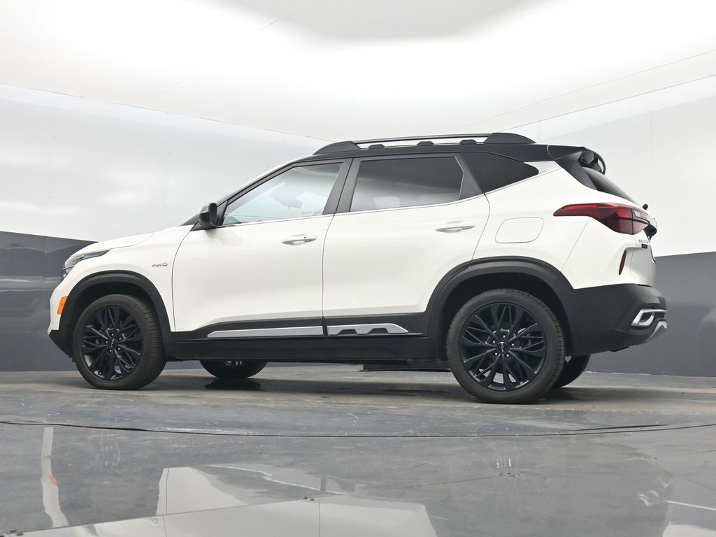 Used 2022 Kia Seltos Nightfall Edition image 22