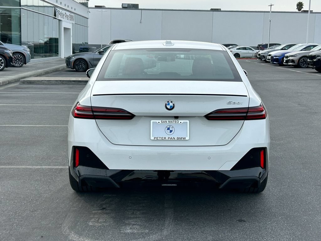 New 2026 BMW 530i w/ M Sport Package RWD image 4