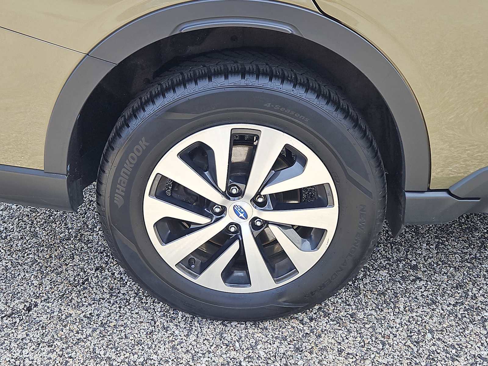 Used 2021 Subaru Outback Premium image 4