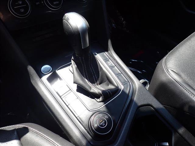 Used 2021 Volkswagen Tiguan SE w/ Panoramic Sunroof Package AWD/4WD image 17