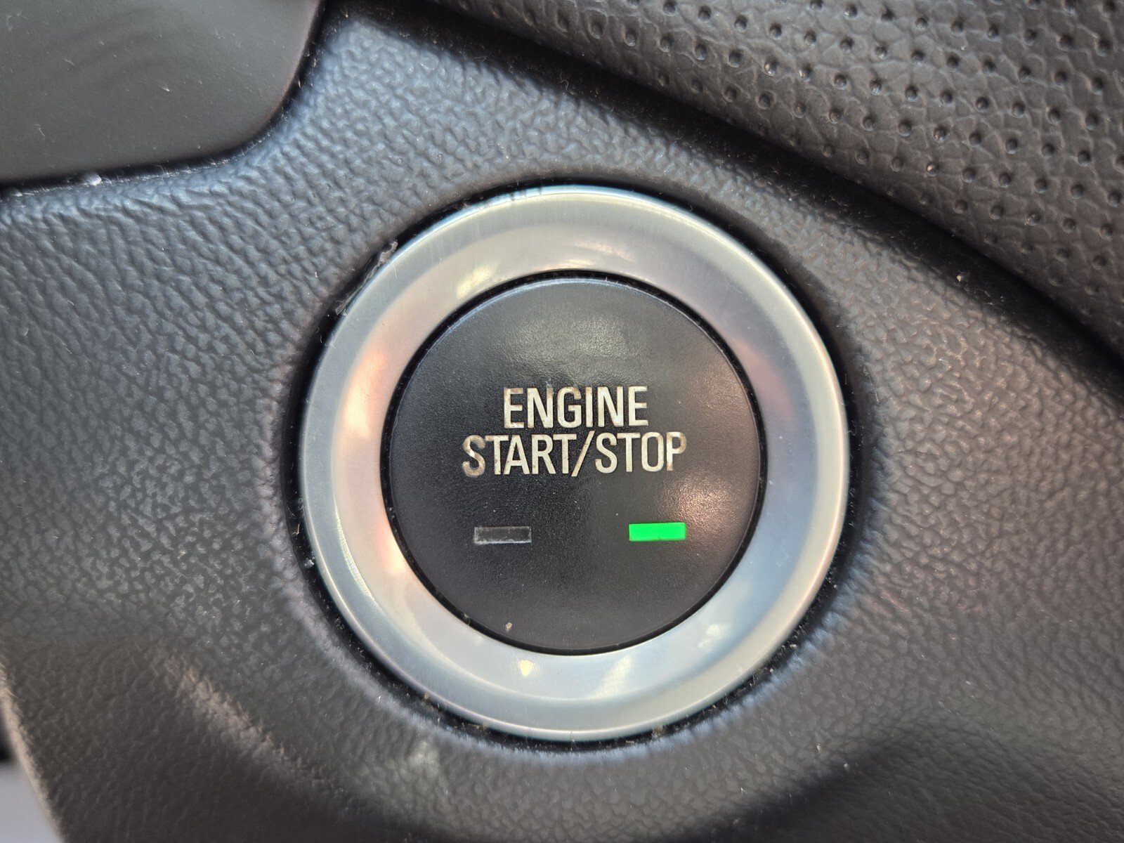 Certified 2018 Chevrolet Equinox Premier FWD image 33