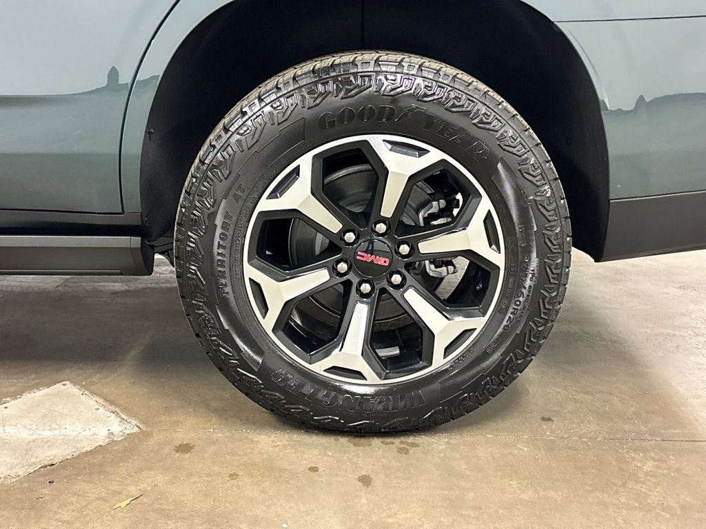 New 2026 GMC Yukon AT4 w/ AT4 Premium Package image 13