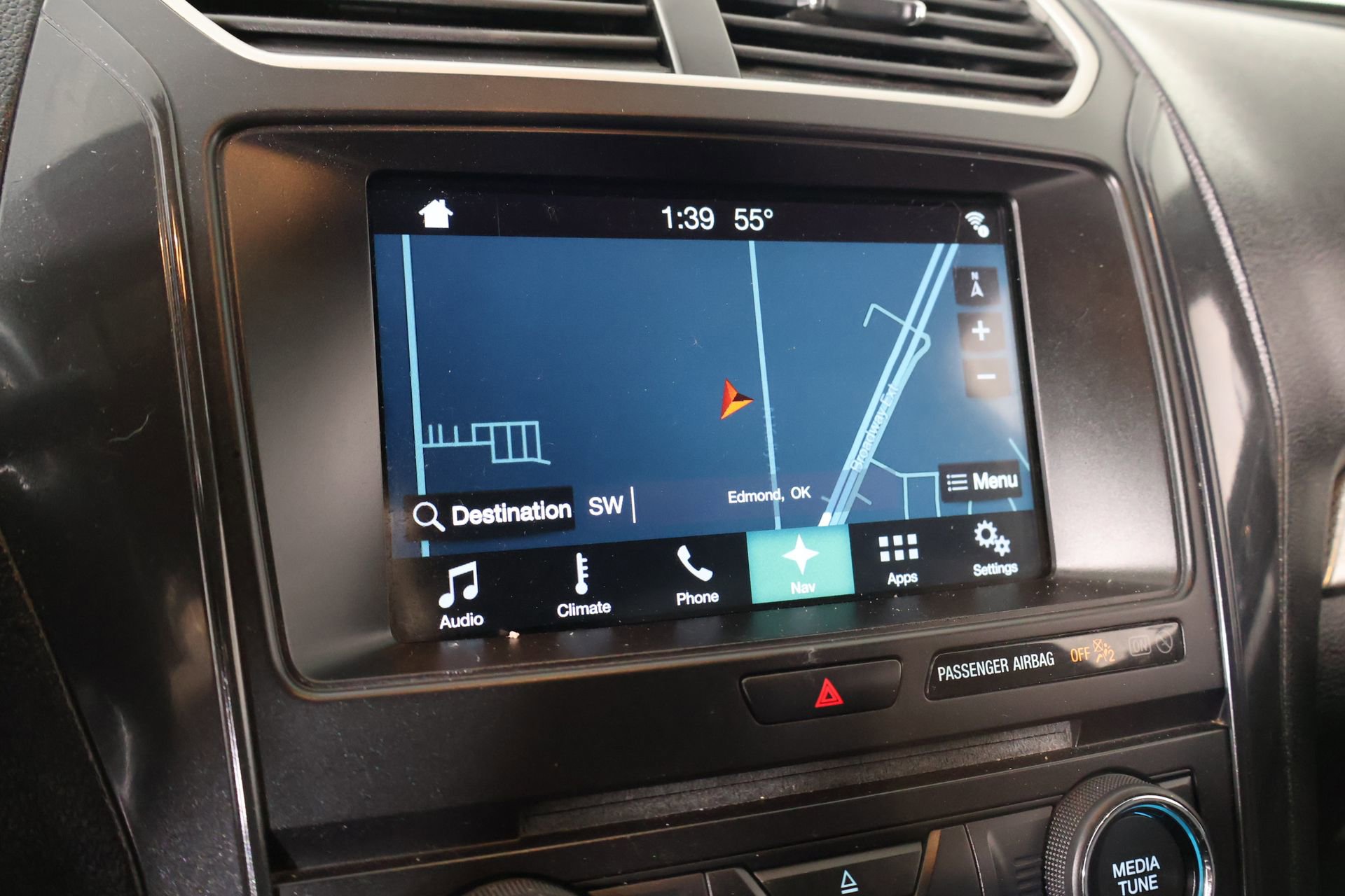 Used 2017 Ford Explorer XLT w/ Equipment Group 201A AWD/4WD image 7