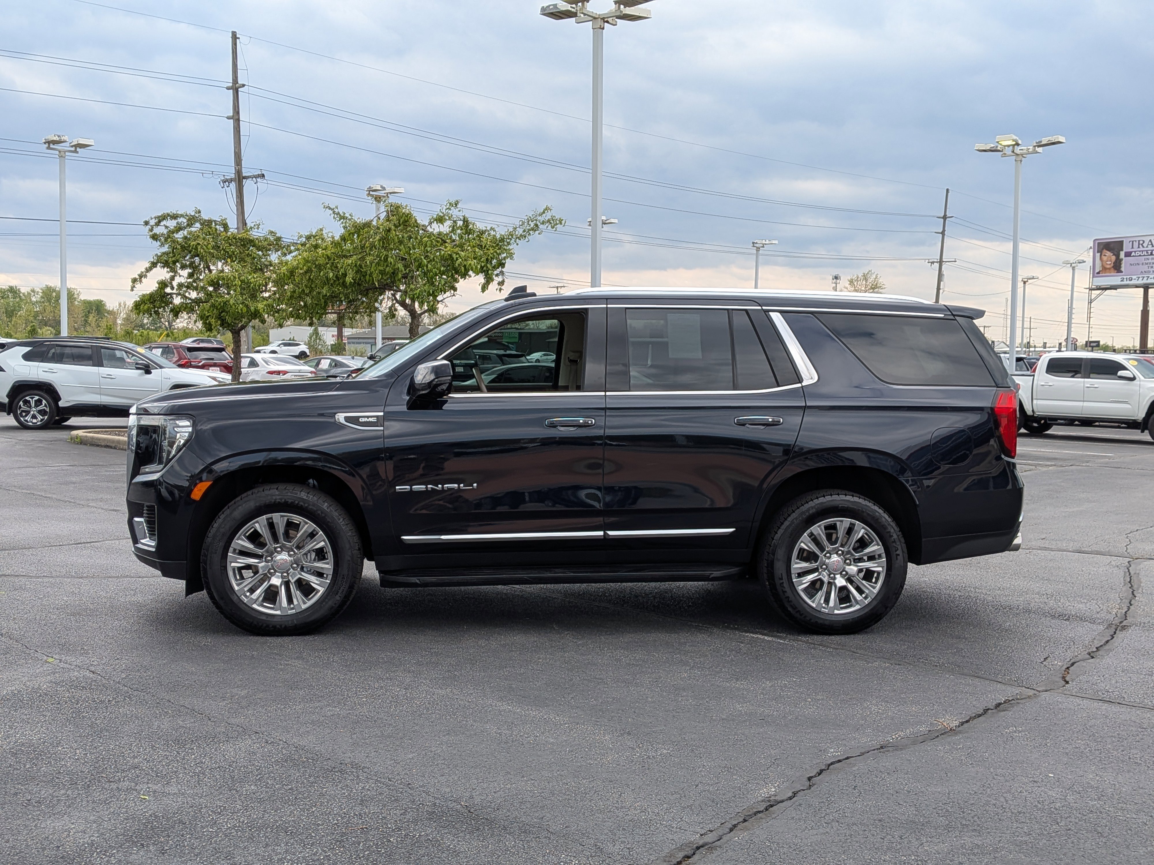 Used 2023 GMC Yukon Denali AWD/4WD image 5