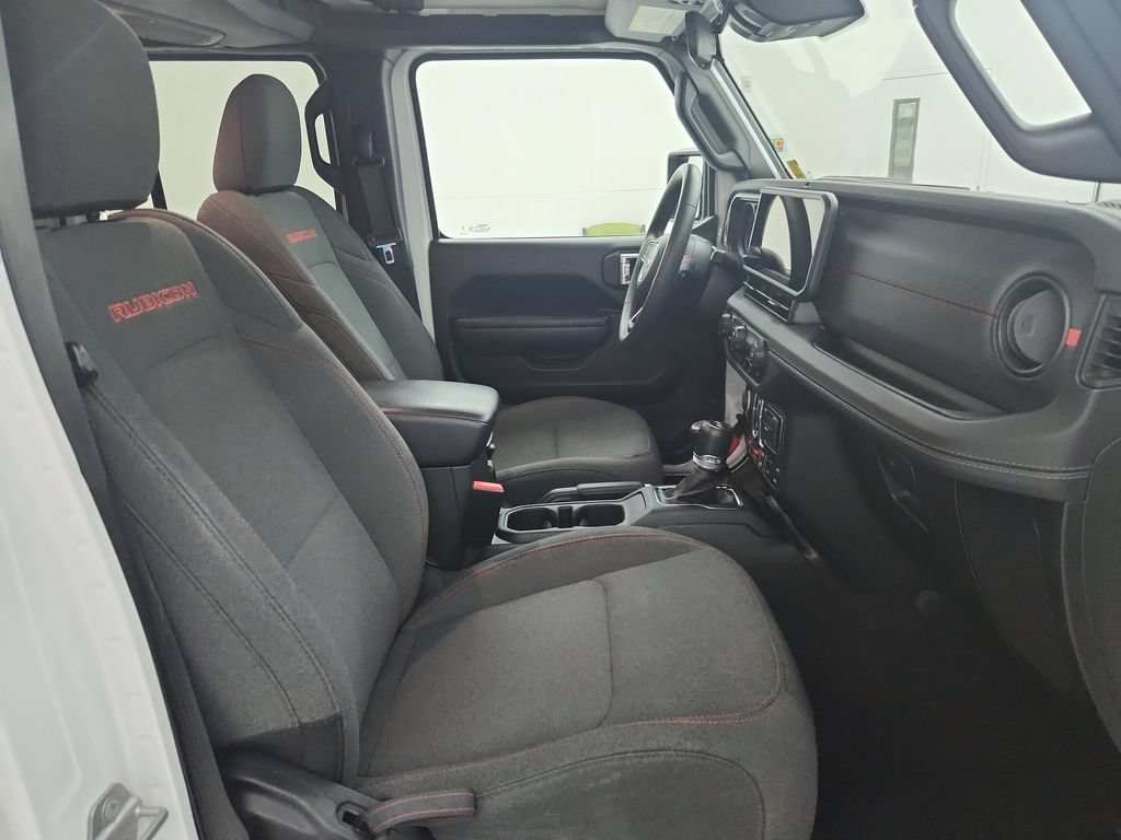 Used 2025 Jeep Wrangler Unlimited Rubicon AWD/4WD image 36
