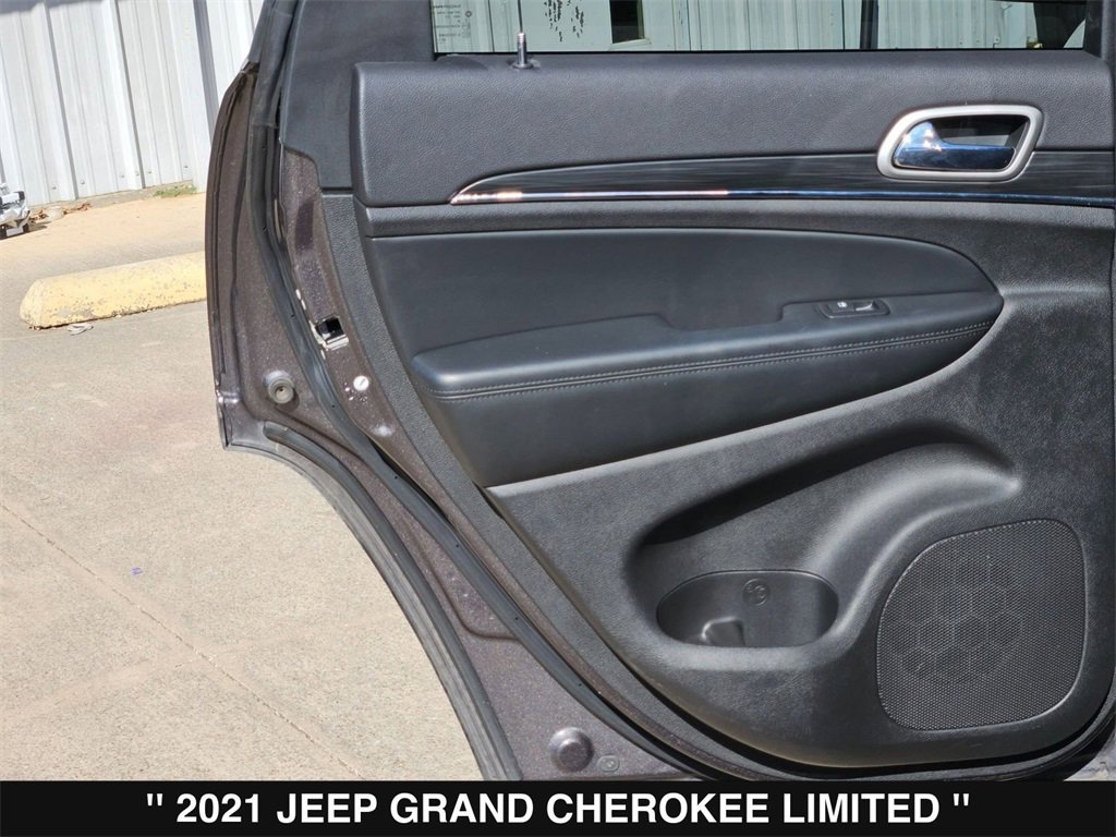 Used 2021 Jeep Grand Cherokee Limited image 17