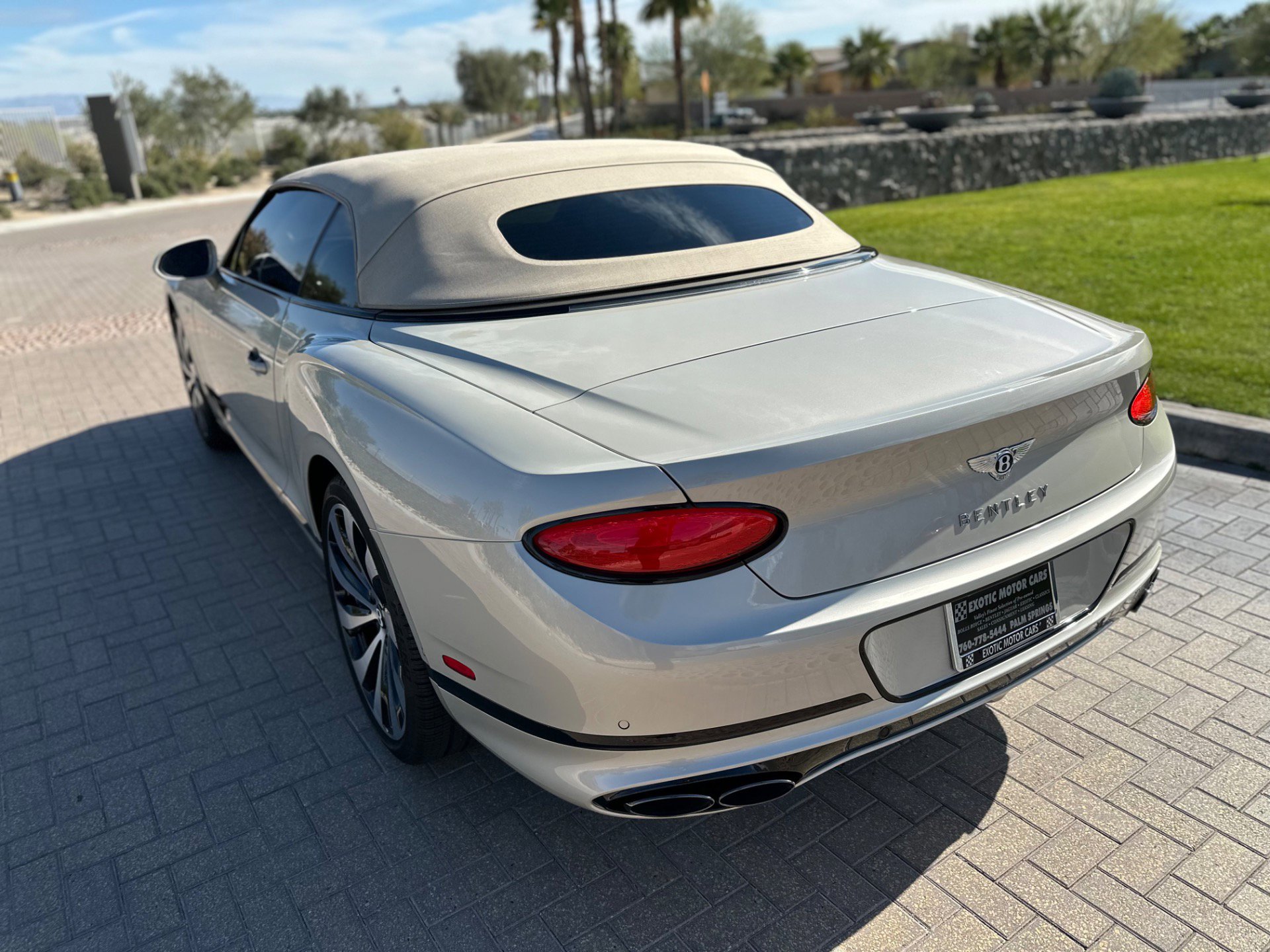 Used 2024 Bentley Continental GT V8 image 21