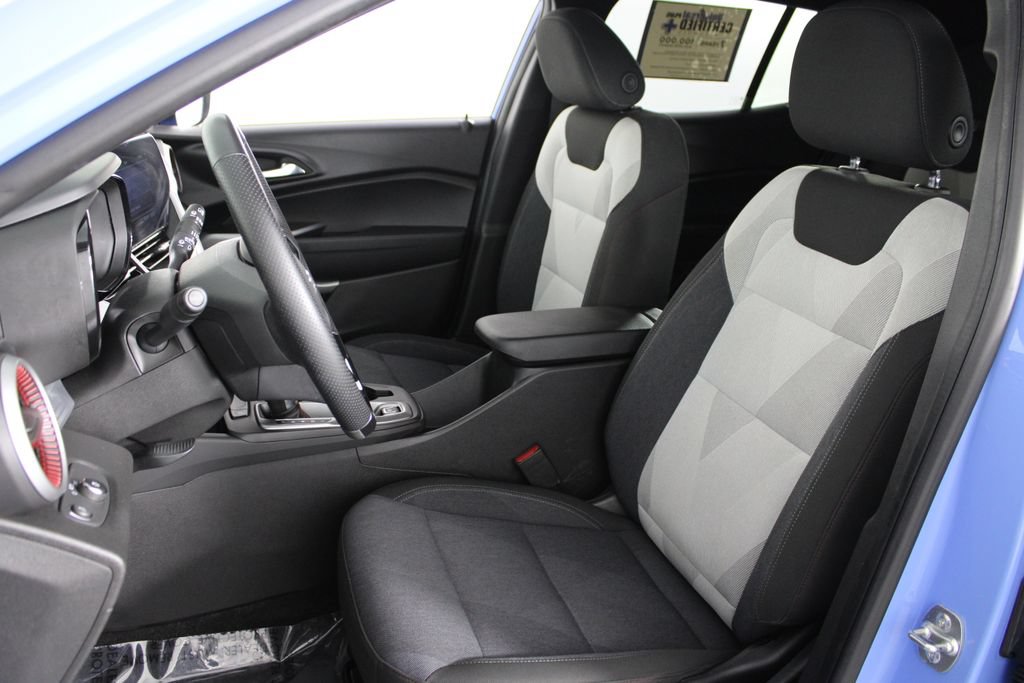 Used 2024 Chevrolet Trax RS w/ Driver Confidence Package FWD image 18