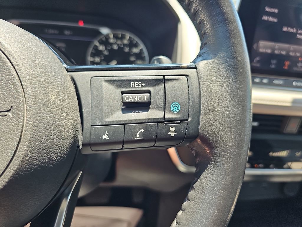 Used 2023 Nissan Rogue SV w/ SV Premium B Package FWD image 18