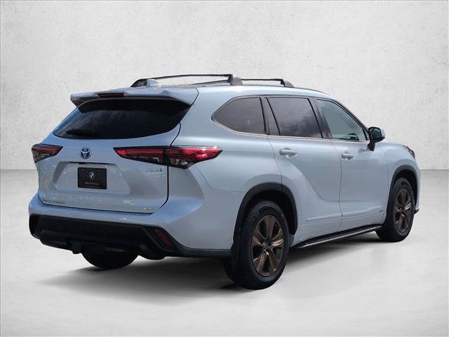 Used 2022 Toyota Highlander Bronze Edition image 5