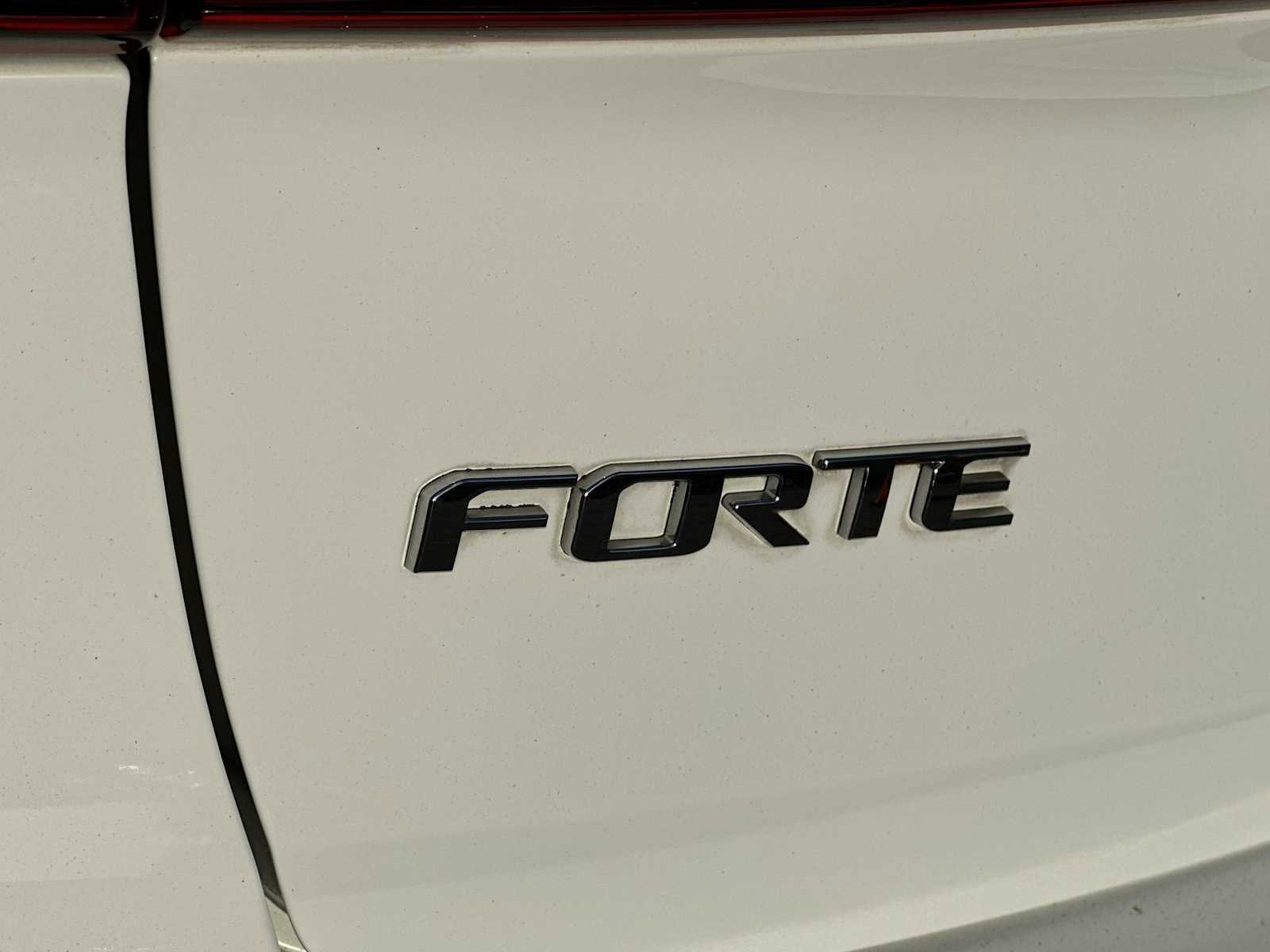 Used 2018 Kia Forte LX image 11