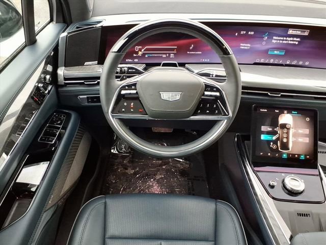 Certified 2025 Cadillac Escalade IQ Luxury 2 w/ LPO, Radiant Package image 16