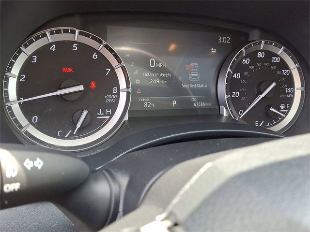 Used 2022 Toyota Highlander XLE image 11