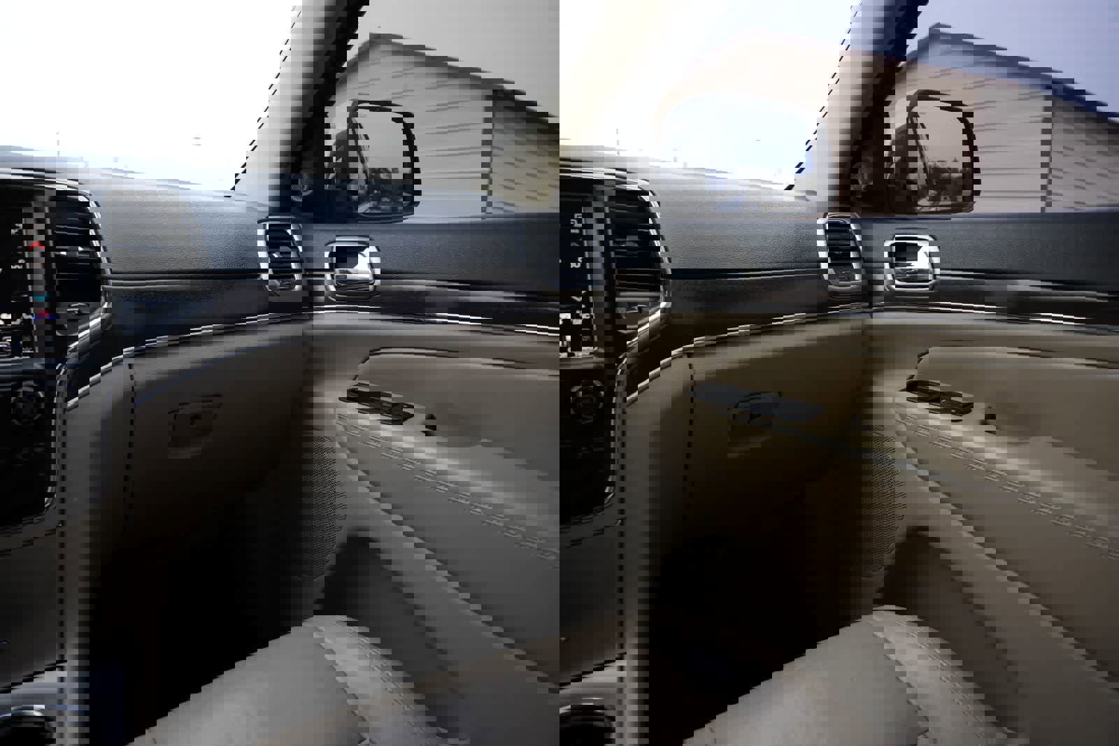 Used 2014 Jeep Grand Cherokee Limited image 8